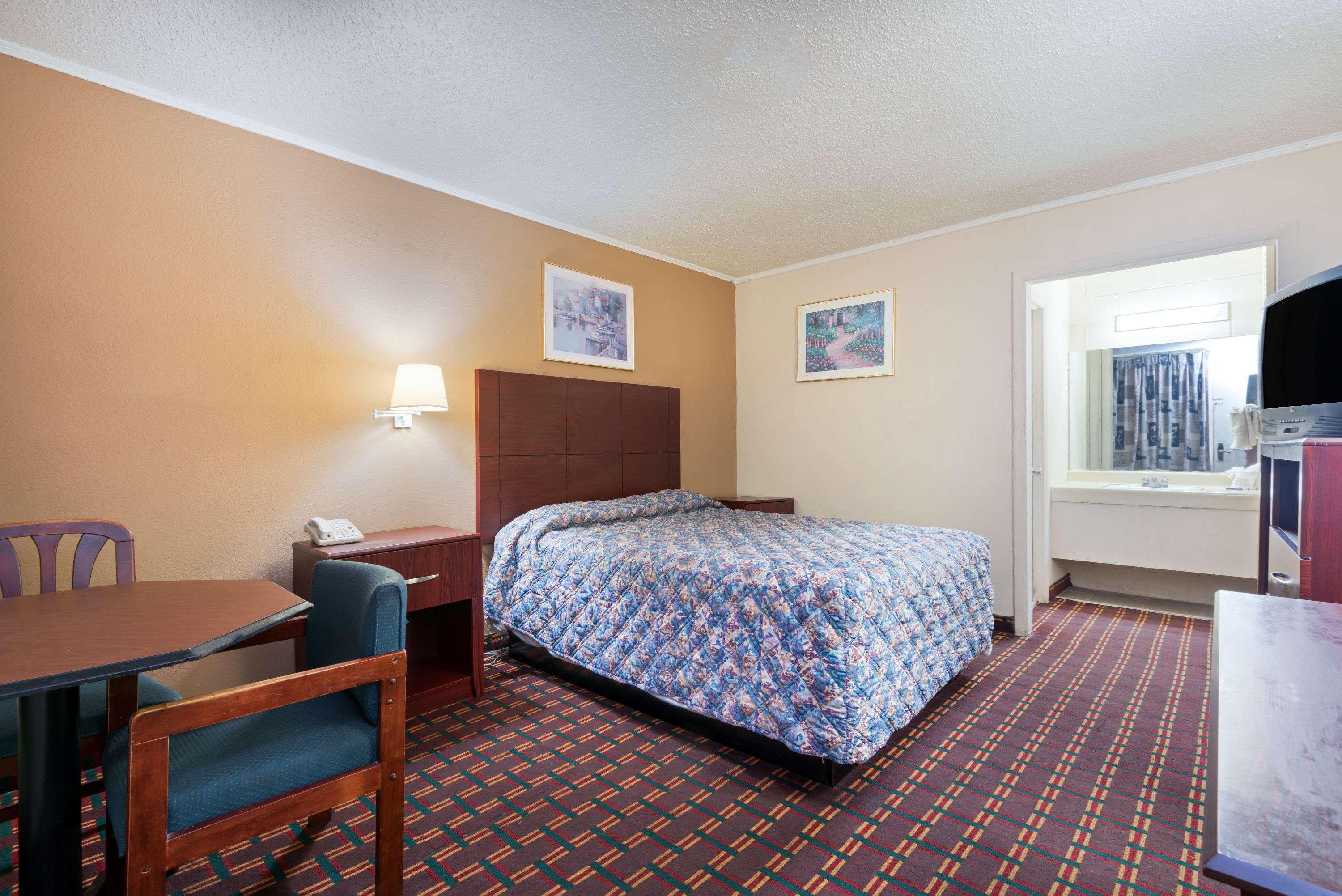 Knights Inn Fayetteville - Fort Bragg Dış mekan fotoğraf