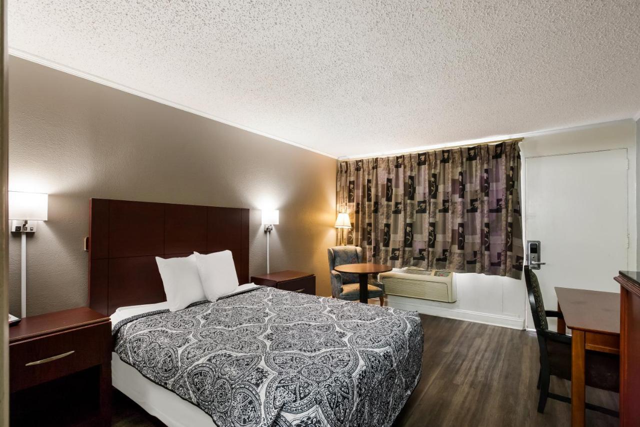 Knights Inn Fayetteville - Fort Bragg Dış mekan fotoğraf